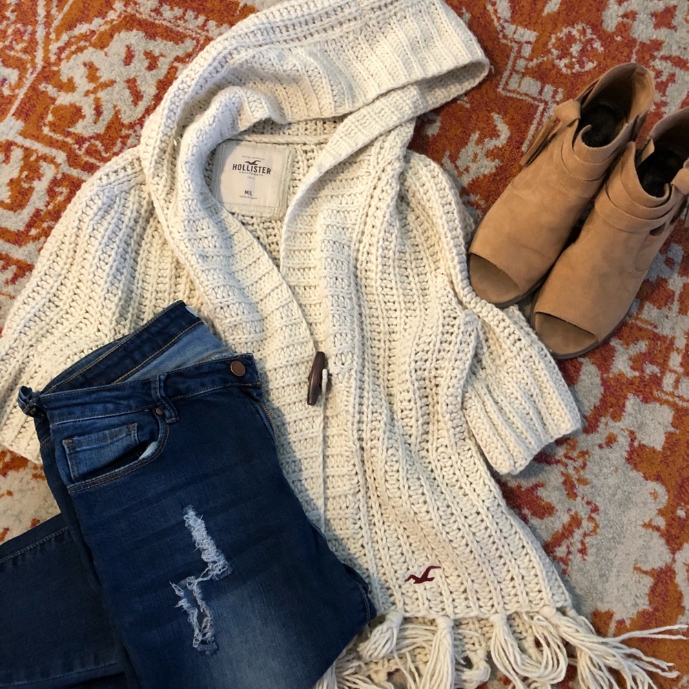 Hollister sweater